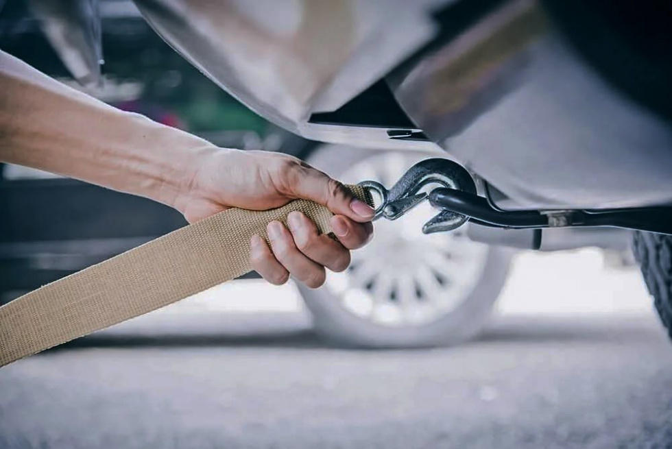Как правильно буксировать автомобиль: советы и рекомендации